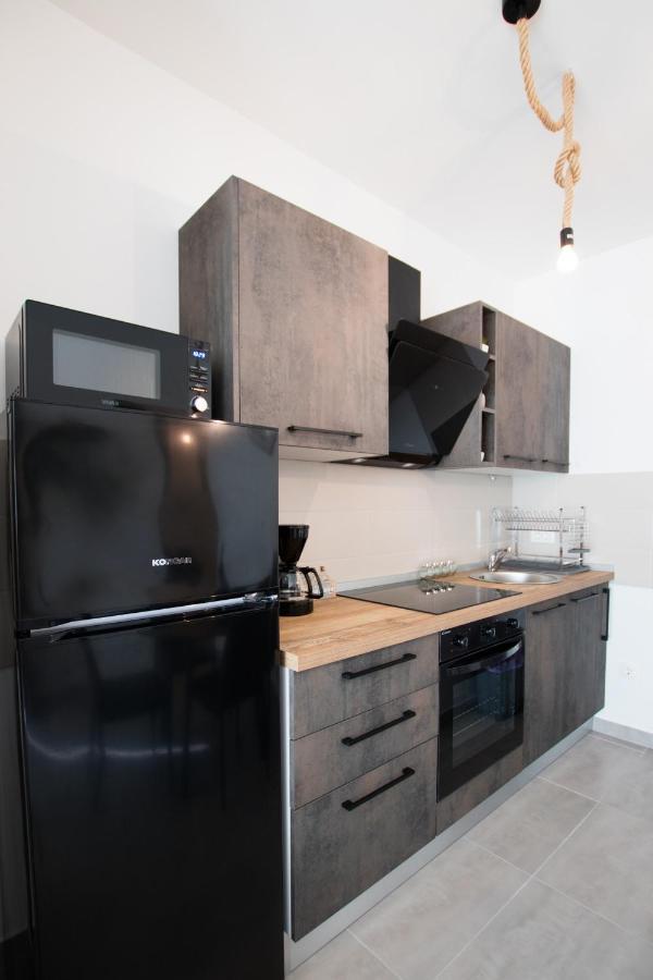 4 * Apartment Sunset Close To The Sea Kastela Exterior photo