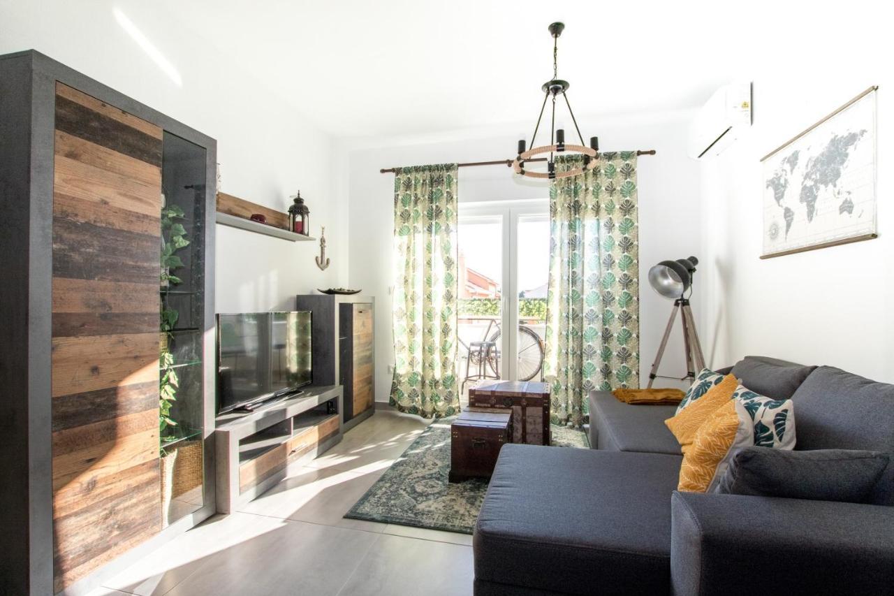 4 * Apartment Sunset Close To The Sea Kastela Exterior photo