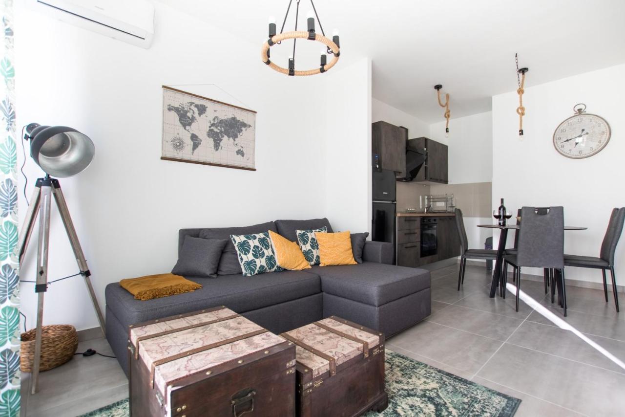 4 * Apartment Sunset Close To The Sea Kastela Exterior photo