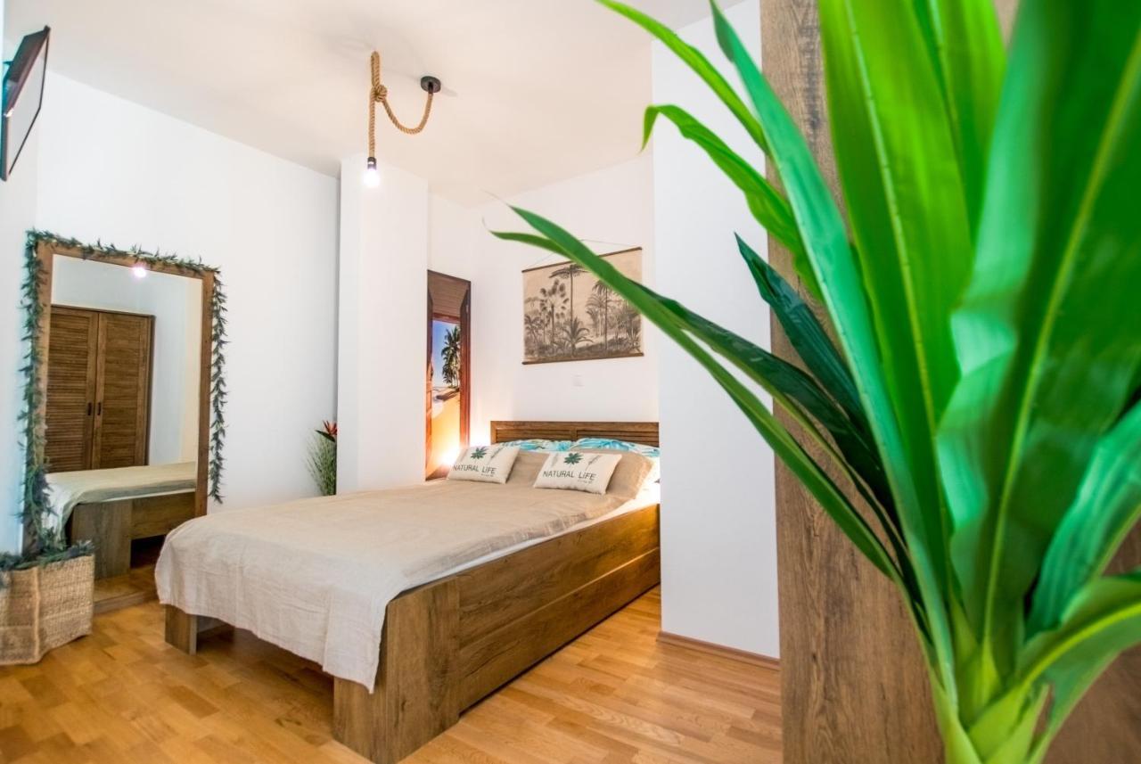 4 * Apartment Sunset Close To The Sea Kastela Exterior photo
