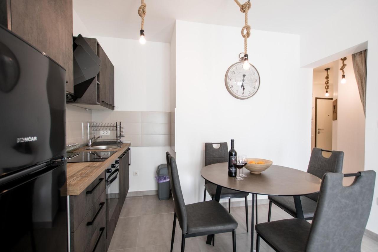 4 * Apartment Sunset Close To The Sea Kastela Exterior photo